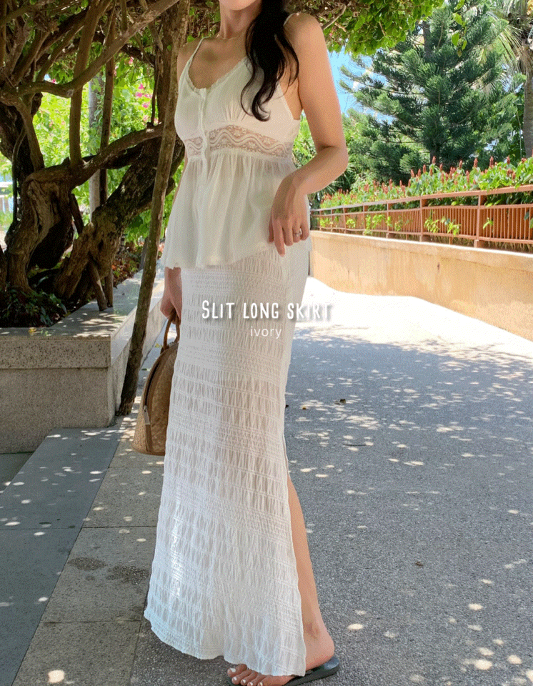 Slit long skirt