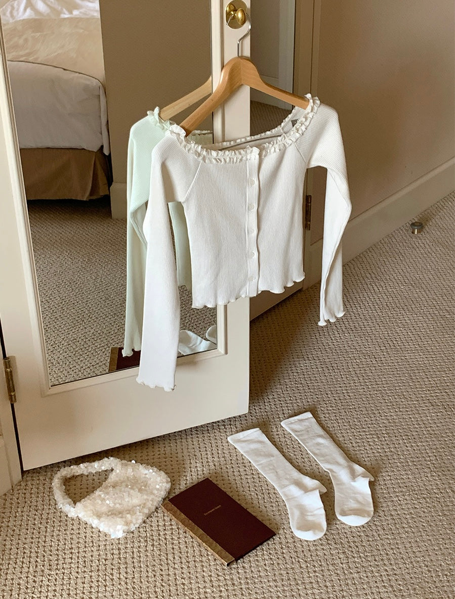 Floor off-shoulder tee