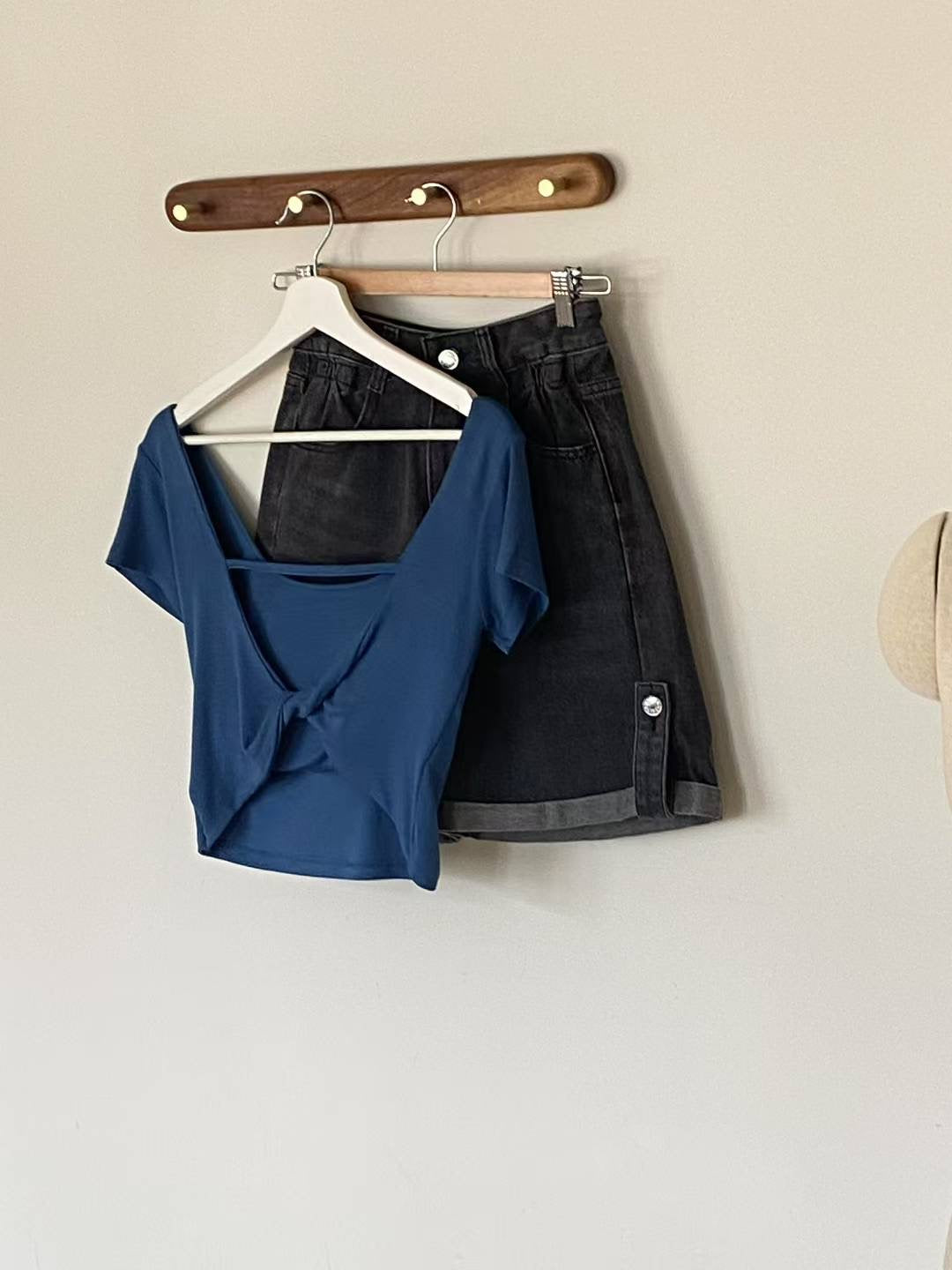 Ocean wave top