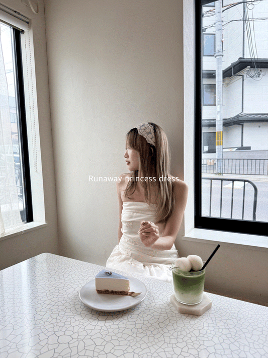 Runaway princess dress