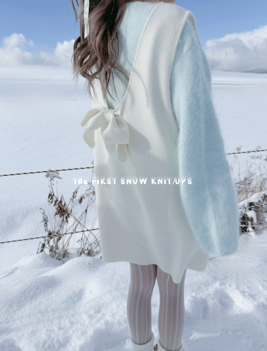 The first snow knit/ops