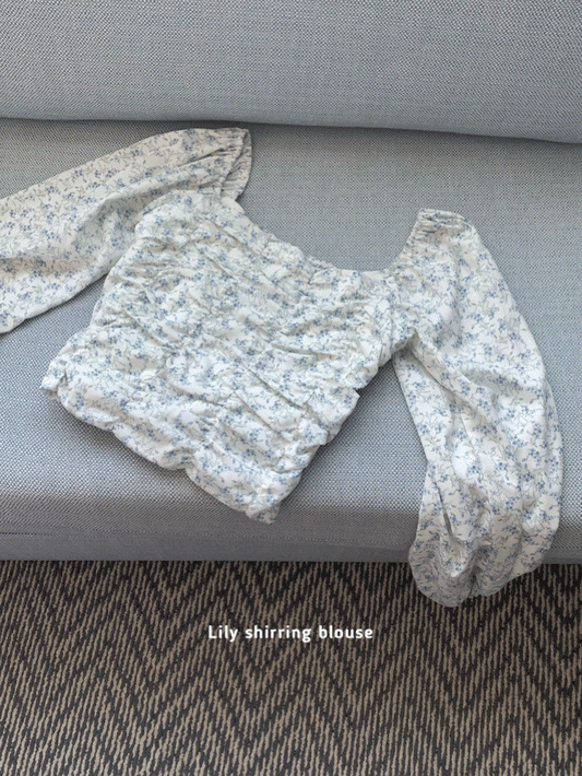 Lily shirring blouse