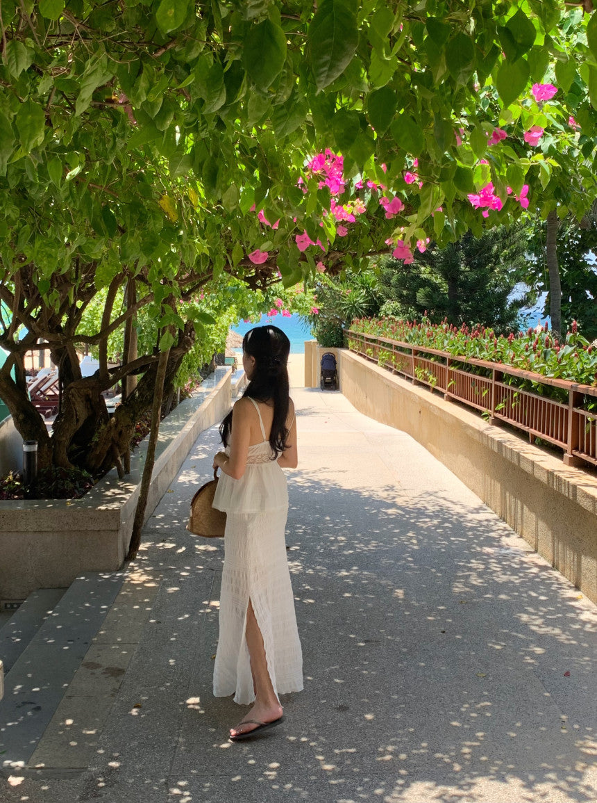 Slit long skirt