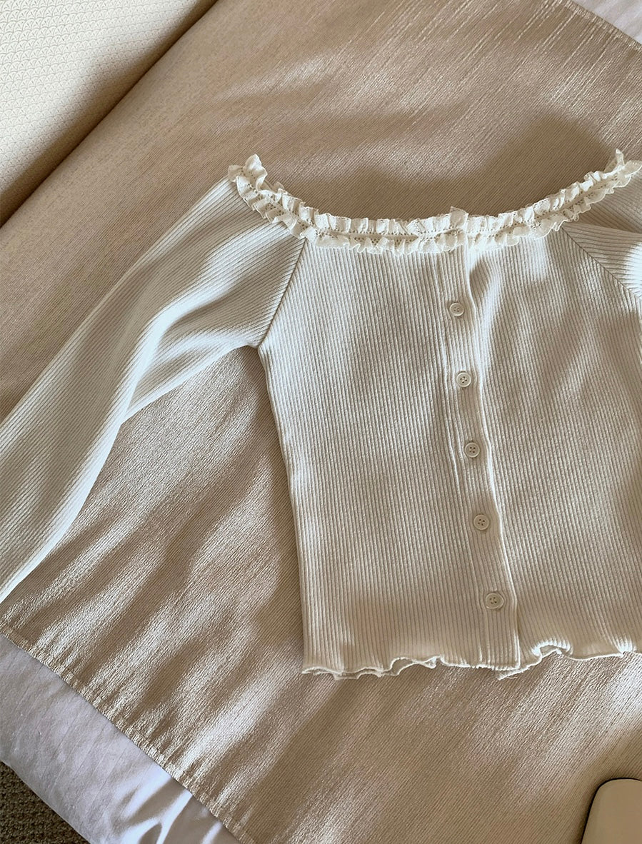 Floor off-shoulder tee