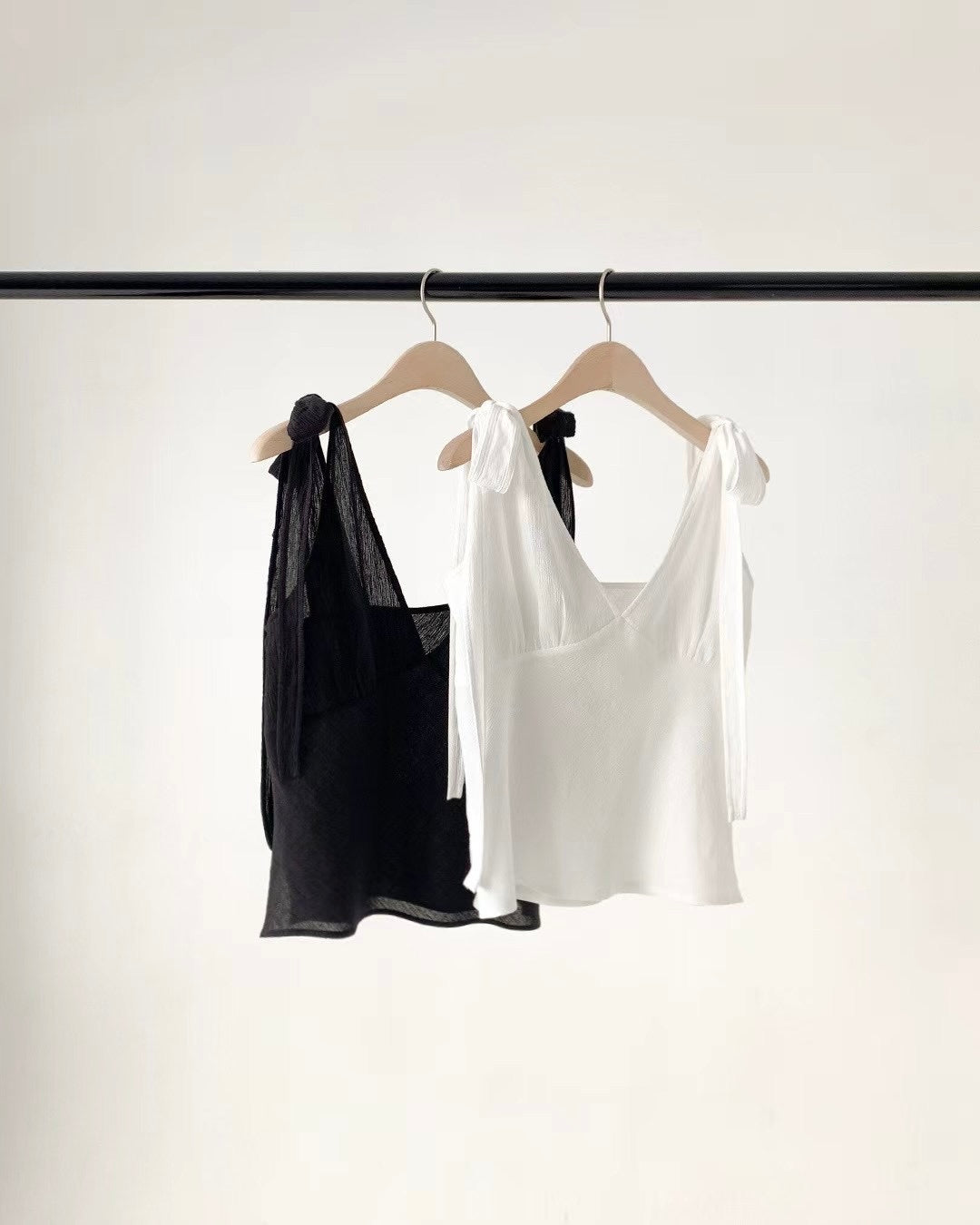 Yoru ribbon blouse(2 colors)