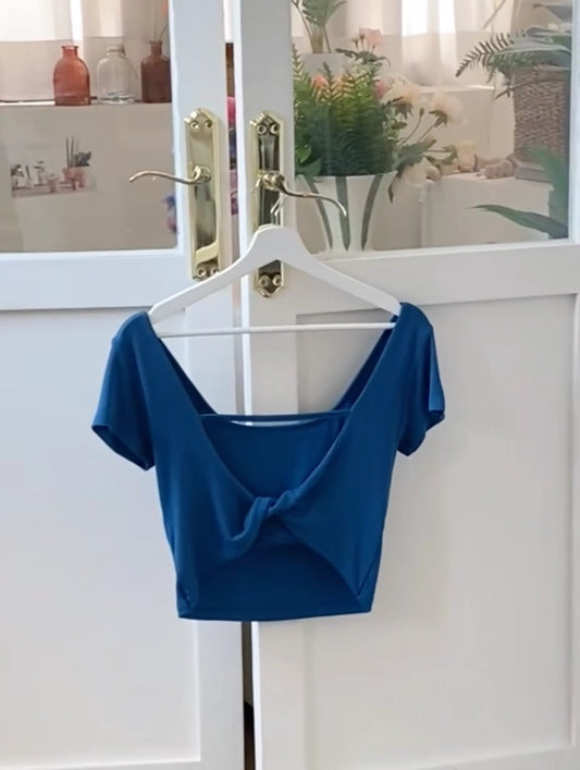 Ocean wave top