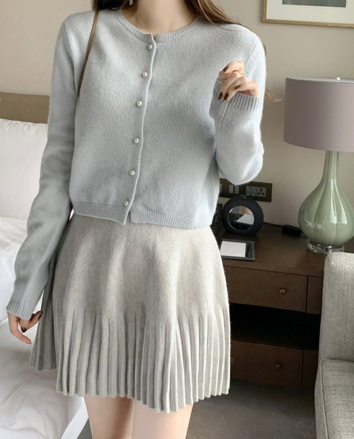 100 wool)Ruby pearl cardigan